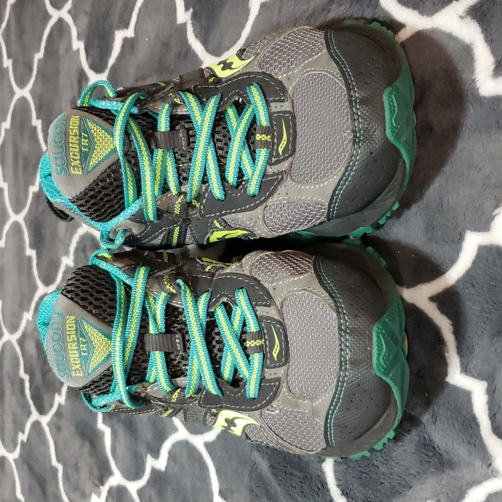 Womens Saucony Excursion TR7.  EUC!